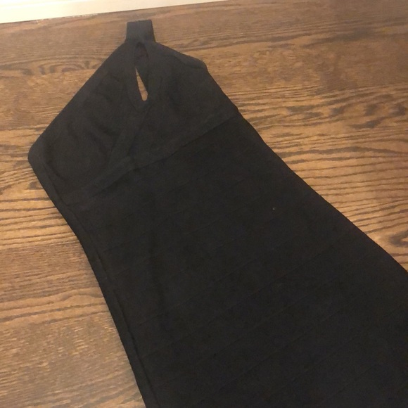 Gorgeous guess one sided dress. - Picture 2 of 2